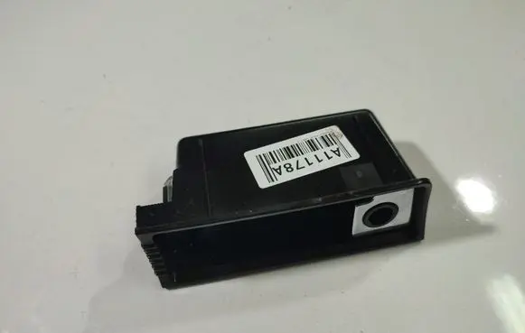 Volkswagen PASSAT CC Car ashtray 318220400