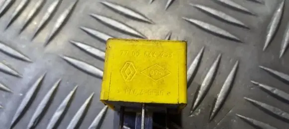 Renault Scenic I Other relay 7700844253