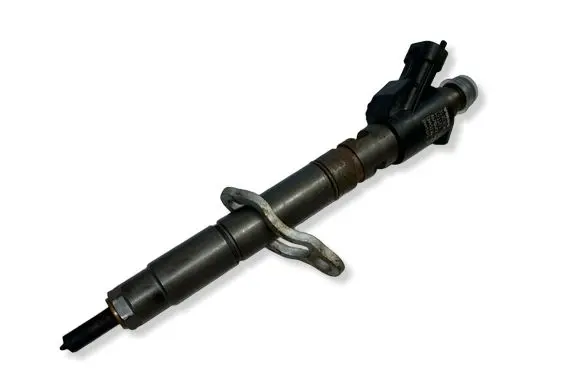 Volvo V40 Fuel injector 31303238
