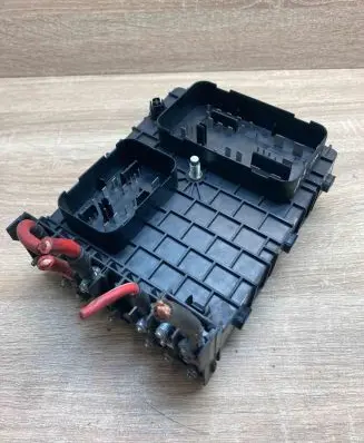 Volkswagen Golf V Fuse module 1K0937124K 1394963 1394932