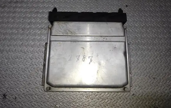 Volvo V70 Engine control unit/module 09496667A 0281001776