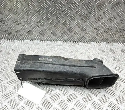 BMW 5 G30 G31 G38 Air intake duct part 7643299