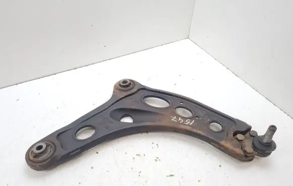 Renault Trafic III (X82) Front lower control arm/wishbone 8200395034