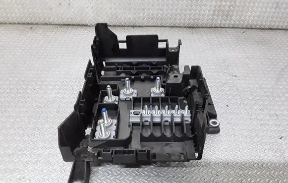 Volkswagen Touareg I Fuse module 7L0937548A