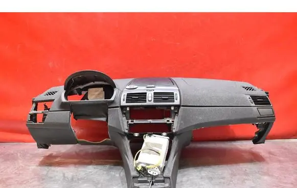 BMW X3 E83 Dashboard 
