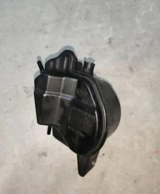 Vacuum air tank