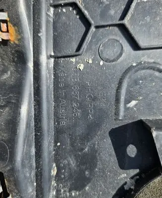 Porsche Macan (95B) (B) pillar trim (top) 95B867246
