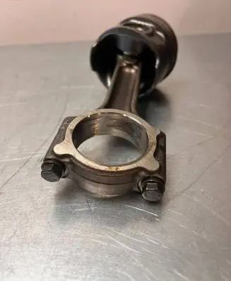Renault Megane III Piston with connecting rod 7657