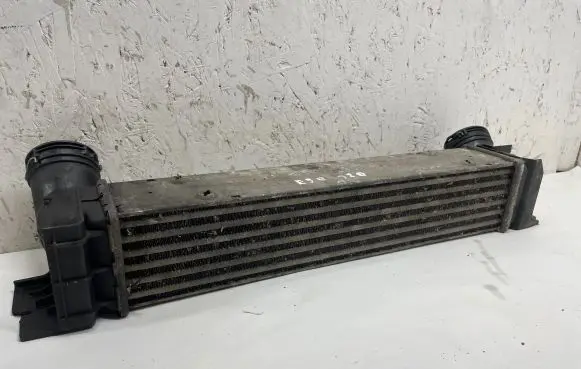 BMW 3 E90 E91 Intercooler radiator 3093796