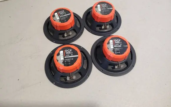 Volkswagen Golf VI Audio system kit DCX 120W