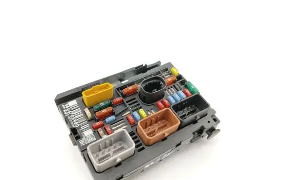 Citroen C4 Grand Picasso Fuse module 9664705980