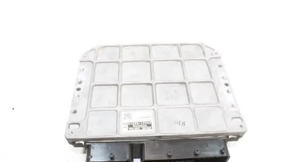 Toyota Avensis T250 Engine control unit/module 8966105D10 MB2759000161