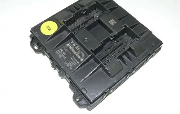 Volkswagen Jetta VI Comfort/convenience module 5C0937087A