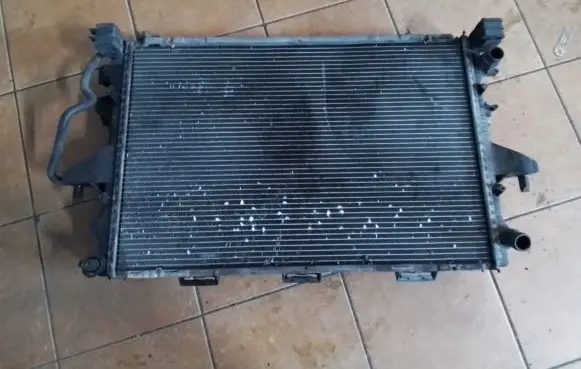 Volkswagen Multivan T5 Coolant radiator 7H0121253G