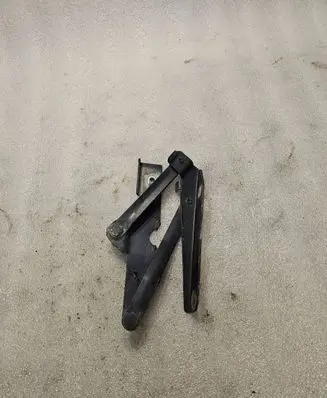 Audi V8 Engine bonnet/hood hinges