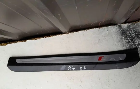 Front sill trim cover