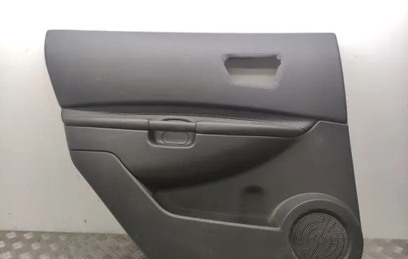 Nissan Qashqai+2 Rear door card panel trim