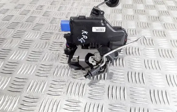 Audi A8 S8 D3 4E Rear door lock 4E0839015