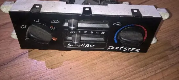 Subaru Forester SF Climate control unit
