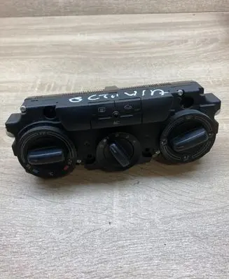 Skoda Octavia Mk2 (1Z) Climate control unit 1Z0820047D 5HB008864