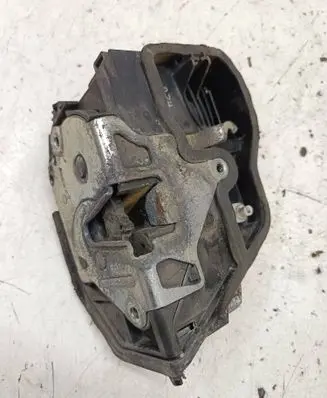 BMW 6 E63 E64 Front door lock 7167074