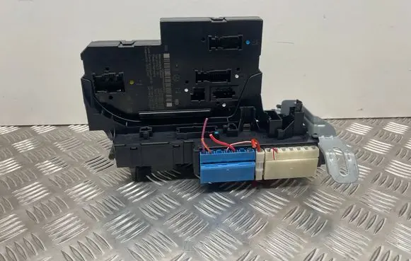 Mercedes-Benz E C207 W207 SAM control unit 2129004022 2129015305 2129026107