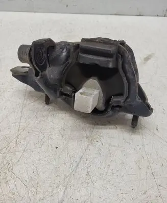 Volkswagen Polo IV 9N3 Engine mount bracket