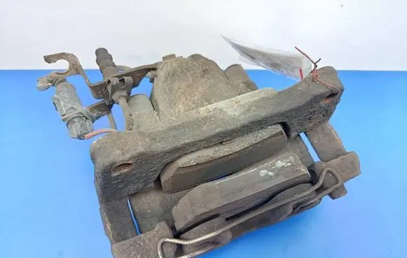 Front brake caliper