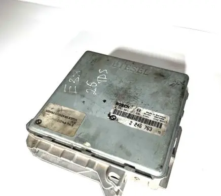 BMW 5 E39 Engine control unit/module 2246763 0281001373