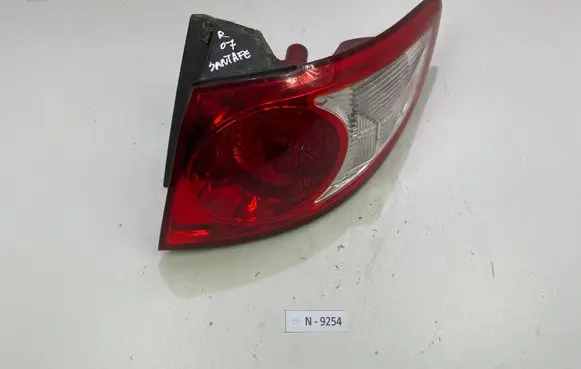 Hyundai Santa Fe Rear/tail lights 924052B000