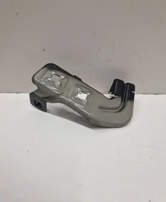 BMW 4 F32 F33 Fender mounting bracket