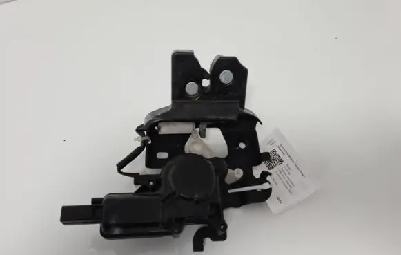 Mazda 3 I Tailgate/trunk/boot lock/catch/latch B6724 7A19