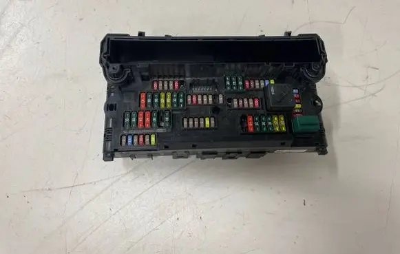 BMW 5 F10 F11 Fuse module 9252815