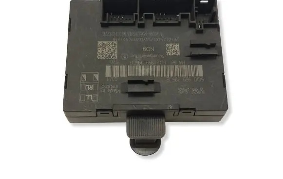 Volkswagen PASSAT B8 Door control unit/module 5Q0959395B