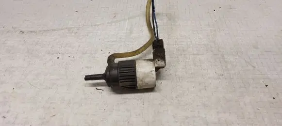 Opel Frontera B Windscreen/windshield washer pump