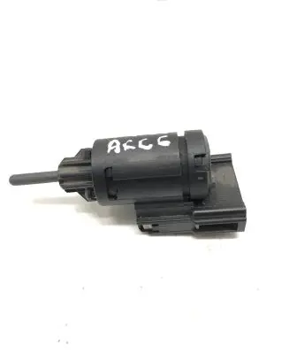 Audi A6 S6 C6 4F Brake pedal sensor switch 3B0945511C 19322010 08984