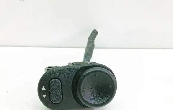 Wing mirror switch
