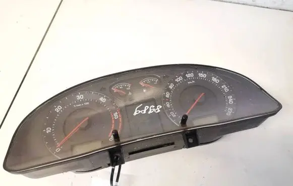 Skoda Superb B5 (3U) Speedometer (instrument cluster) 3u0920840a