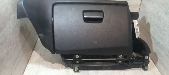 BMW 1 E81 E87 Glove box 