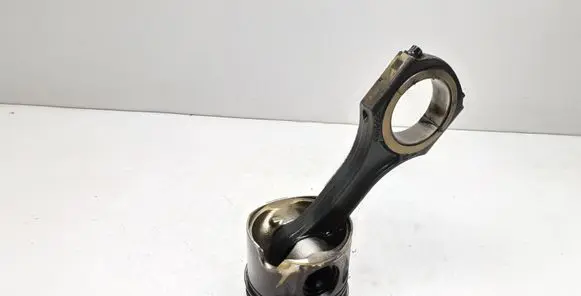 Mercedes-Benz E W212 Piston with connecting rod 8349P