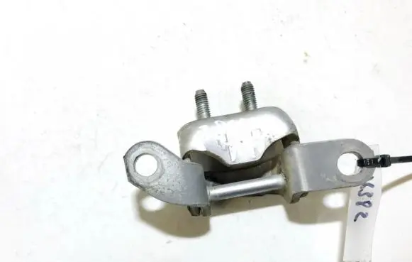 Toyota Avensis Verso Tailgate/trunk/boot hinge