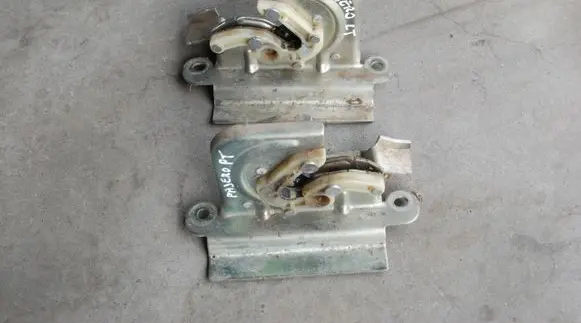 Mitsubishi Pajero Glove box lock 170KM