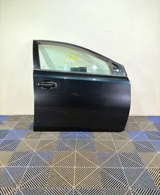 Toyota Auris E180 Front door 