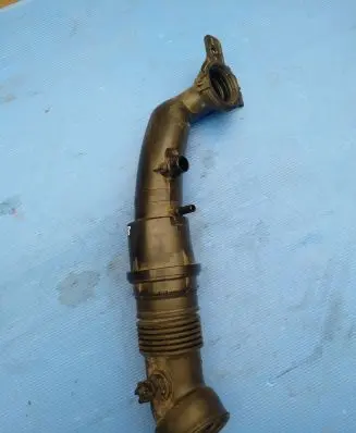 Peugeot 5008 II Air intake duct part 9824569380