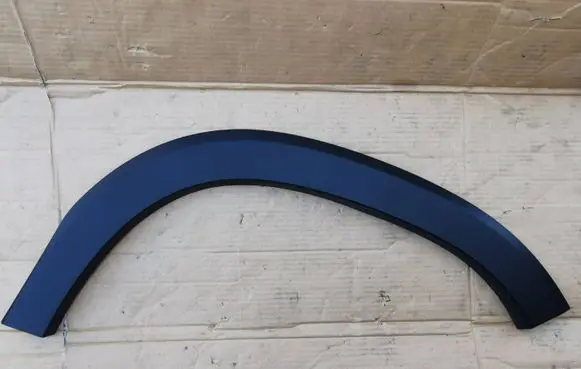 Dacia Duster II Front arch trim 8201713078 8201713074 Listwa błotnika przód prawa dacia duster 2 II