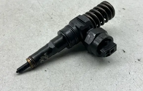 Fuel injector