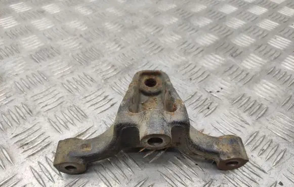 Mercedes-Benz Vito Viano W447 Engine mounting bracket