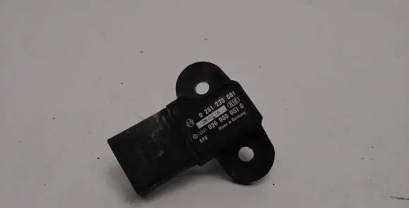 Volkswagen Golf IV Air pressure sensor 036906051G 0261230081