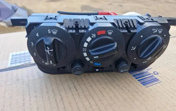 Mercedes-Benz A W168 Climate control unit 1688302285 013503