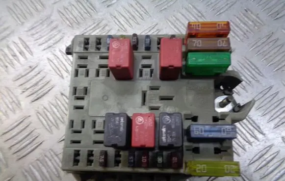 Fiat Punto (188) Fuse box set 46760247